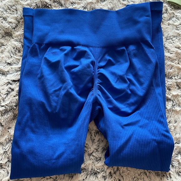 LEGGINGS - Picture 1 of 2